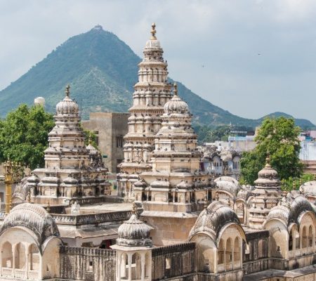Hindoe tempel, Pushkar, India - Shutterstock Pushkar, Sri Raghunath Swamy temple